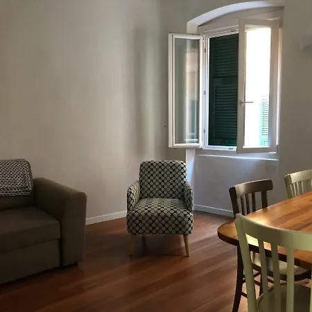 Ad Un Passo Dalla Spiaggia Apartment *