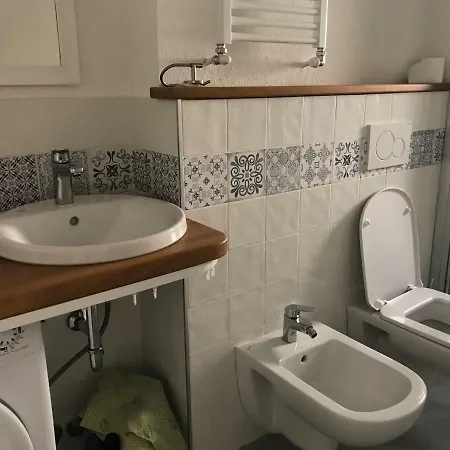 Ad Un Passo Dalla Spiaggia Apartment *